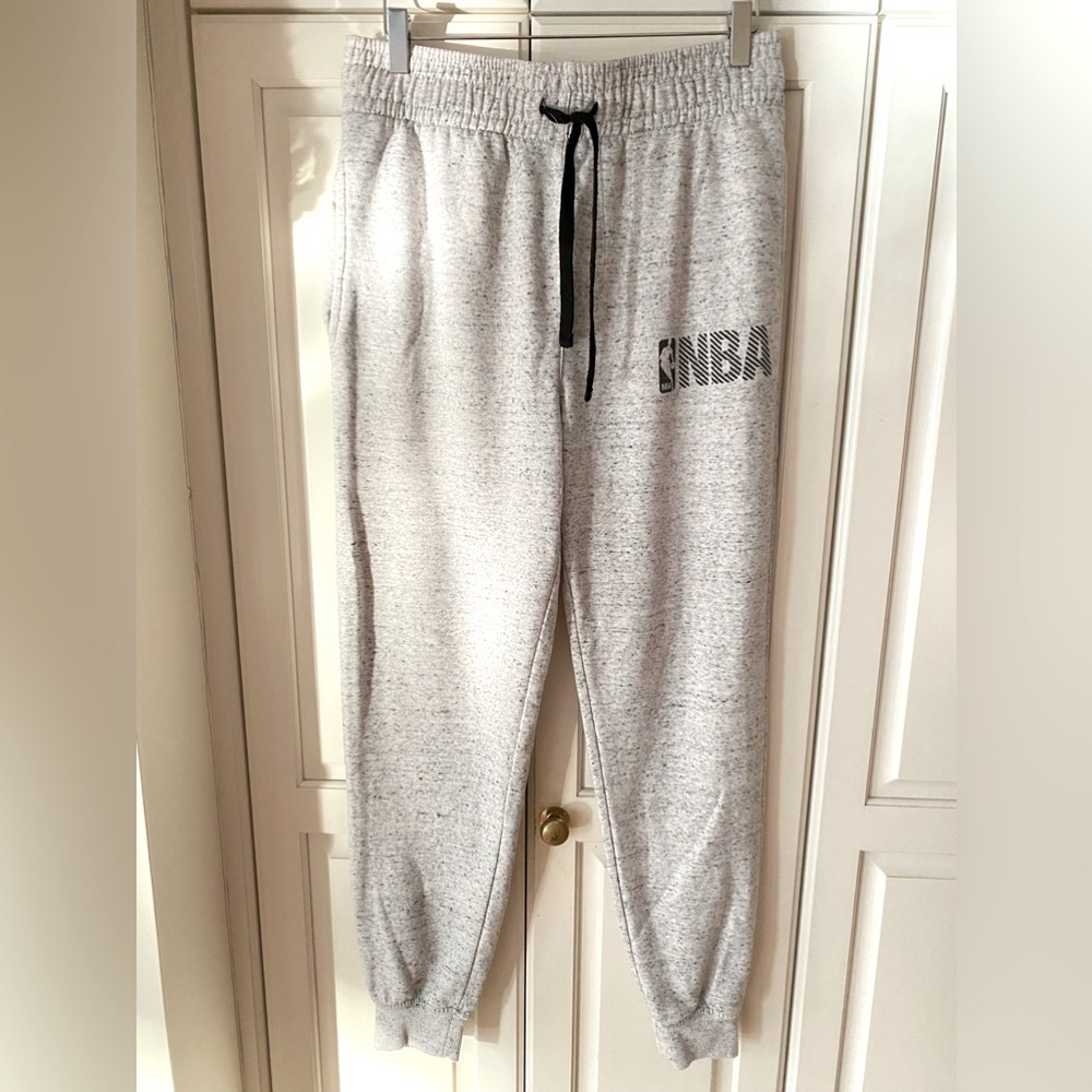 NBA light gray joggers elastic waistband drawstrings Pockets men's M
